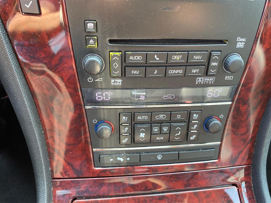 2008 Cadillac Escalade Luxury photo 16