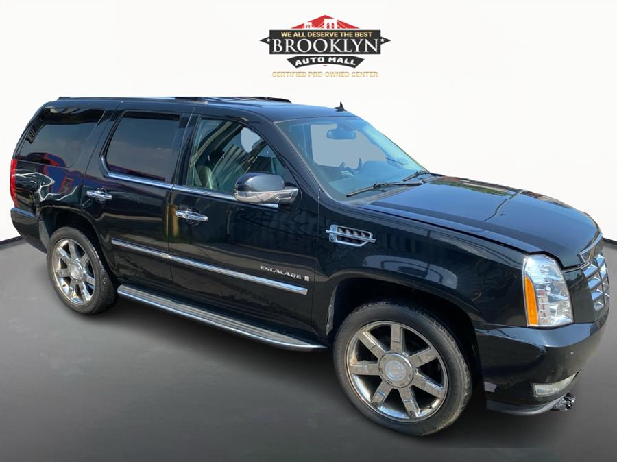 2008 Cadillac Escalade Luxury photo 3