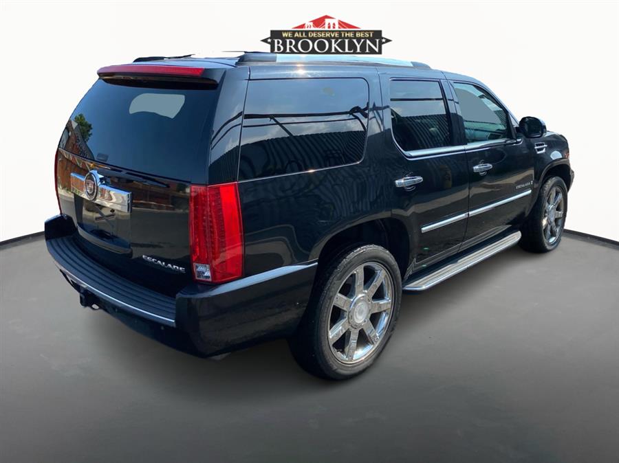 2008 Cadillac Escalade Luxury photo 4