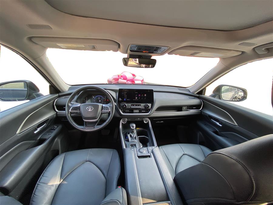 2024 Toyota Grand Highlander Limited AWD photo 9