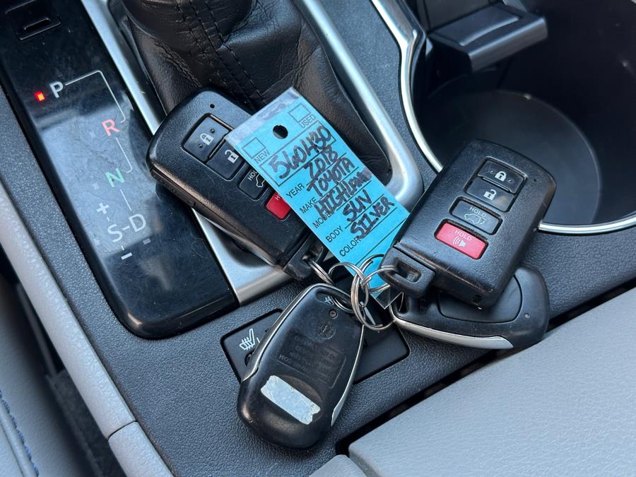 2018 Toyota Highlander XLE V6 AWD (Natl), available for sale in Irvington , New Jersey | Auto Haus of Irvington Corp. Irvington , New Jersey 2018 Toyota Highlander XLE V6 AWD (Natl), available for sale in Irvington , New Jersey | Auto Haus of Irvington Corp. Irvington , New Jersey