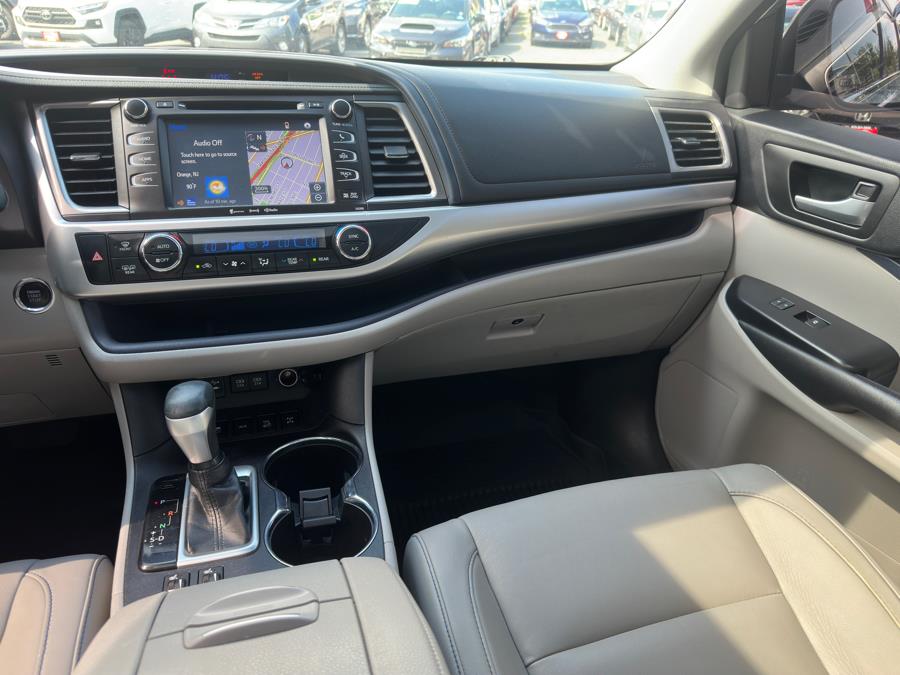2018 Toyota Highlander XLE V6 AWD (Natl), available for sale in Irvington , New Jersey | Auto Haus of Irvington Corp. Irvington , New Jersey 2018 Toyota Highlander XLE V6 AWD (Natl), available for sale in Irvington , New Jersey | Auto Haus of Irvington Corp. Irvington , New Jersey