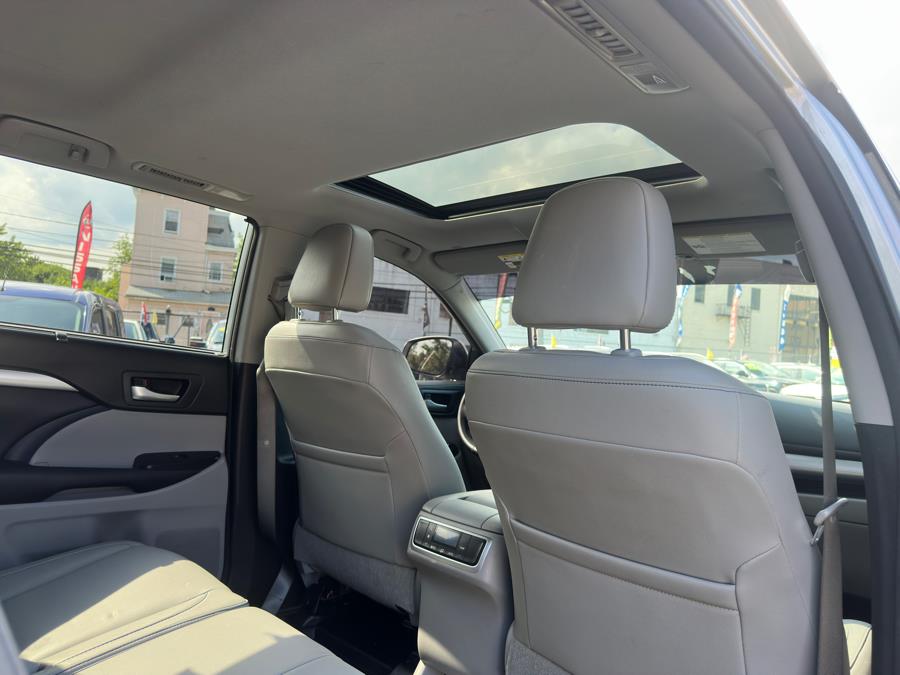 2018 Toyota Highlander XLE V6 AWD (Natl), available for sale in Irvington , New Jersey | Auto Haus of Irvington Corp. Irvington , New Jersey 2018 Toyota Highlander XLE V6 AWD (Natl), available for sale in Irvington , New Jersey | Auto Haus of Irvington Corp. Irvington , New Jersey