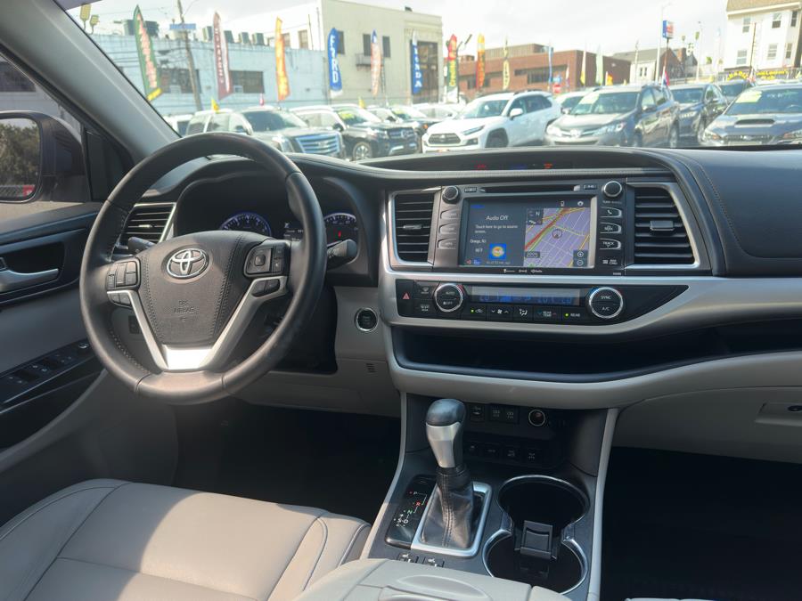 2018 Toyota Highlander XLE V6 AWD (Natl), available for sale in Irvington , New Jersey | Auto Haus of Irvington Corp. Irvington , New Jersey 2018 Toyota Highlander XLE V6 AWD (Natl), available for sale in Irvington , New Jersey | Auto Haus of Irvington Corp. Irvington , New Jersey
