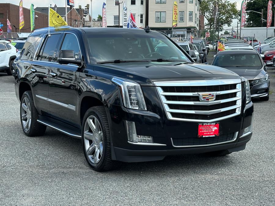 2019 Cadillac Escalade Luxury photo 3