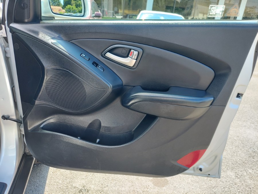 2012 Hyundai Tucson AWD 4dr Auto Limited PZEV, available for sale in East Windsor, Connecticut | United Auto Sales of E Windsor, Inc. East Windsor, Connecticut 2012 Hyundai Tucson AWD 4dr Auto Limited PZEV, available for sale in East Windsor, Connecticut | United Auto Sales of E Windsor, Inc. East Windsor, Connecticut
