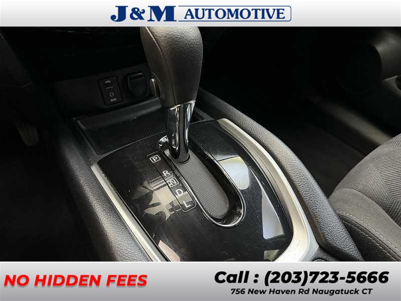 2015 Nissan Rogue SV, available for sale in Naugatuck, Connecticut | J&M Automotive Sls&Svc LLC. Naugatuck, Connecticut 2015 Nissan Rogue SV, available for sale in Naugatuck, Connecticut | J&M Automotive Sls&Svc LLC. Naugatuck, Connecticut