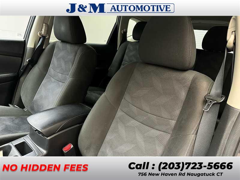 2015 Nissan Rogue SV, available for sale in Naugatuck, Connecticut | J&M Automotive Sls&Svc LLC. Naugatuck, Connecticut 2015 Nissan Rogue SV, available for sale in Naugatuck, Connecticut | J&M Automotive Sls&Svc LLC. Naugatuck, Connecticut