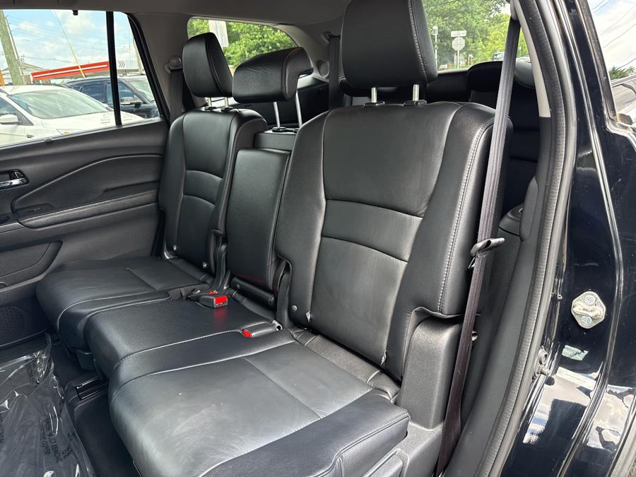 2016 Honda Pilot AWD 4dr Touring w/RES & Navi, available for sale in Little Ferry, New Jersey | Victoria Preowned Autos Inc. Little Ferry, New Jersey 2016 Honda Pilot AWD 4dr Touring w/RES & Navi, available for sale in Little Ferry, New Jersey | Victoria Preowned Autos Inc. Little Ferry, New Jersey