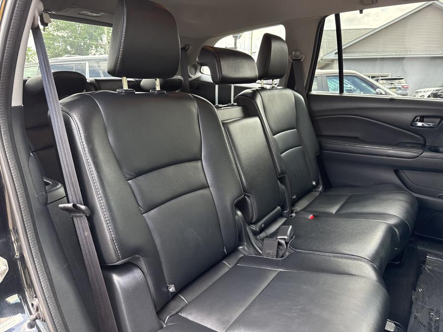2016 Honda Pilot AWD 4dr Touring w/RES & Navi, available for sale in Little Ferry, New Jersey | Victoria Preowned Autos Inc. Little Ferry, New Jersey 2016 Honda Pilot AWD 4dr Touring w/RES & Navi, available for sale in Little Ferry, New Jersey | Victoria Preowned Autos Inc. Little Ferry, New Jersey