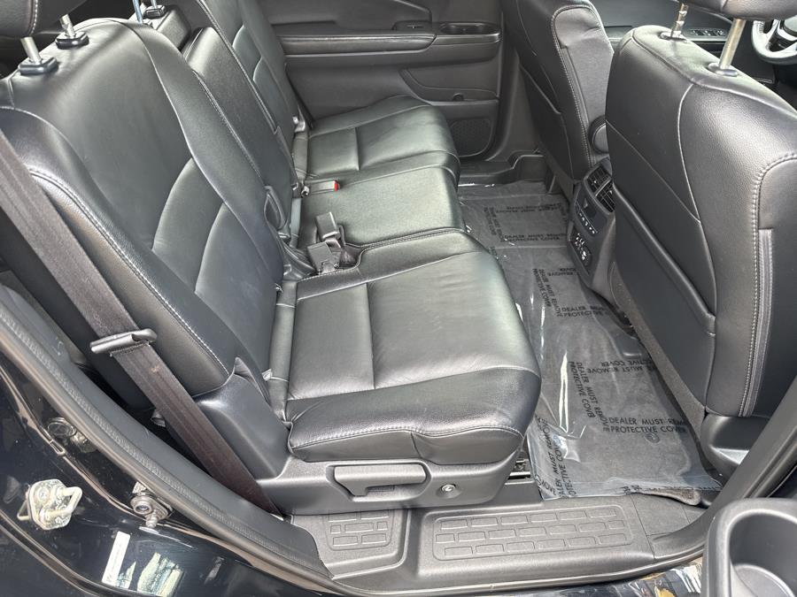 2016 Honda Pilot AWD 4dr Touring w/RES & Navi, available for sale in Little Ferry, New Jersey | Victoria Preowned Autos Inc. Little Ferry, New Jersey 2016 Honda Pilot AWD 4dr Touring w/RES & Navi, available for sale in Little Ferry, New Jersey | Victoria Preowned Autos Inc. Little Ferry, New Jersey