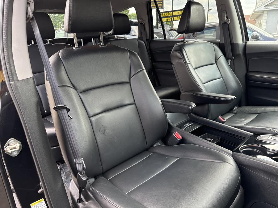 2016 Honda Pilot AWD 4dr Touring w/RES & Navi, available for sale in Little Ferry, New Jersey | Victoria Preowned Autos Inc. Little Ferry, New Jersey 2016 Honda Pilot AWD 4dr Touring w/RES & Navi, available for sale in Little Ferry, New Jersey | Victoria Preowned Autos Inc. Little Ferry, New Jersey