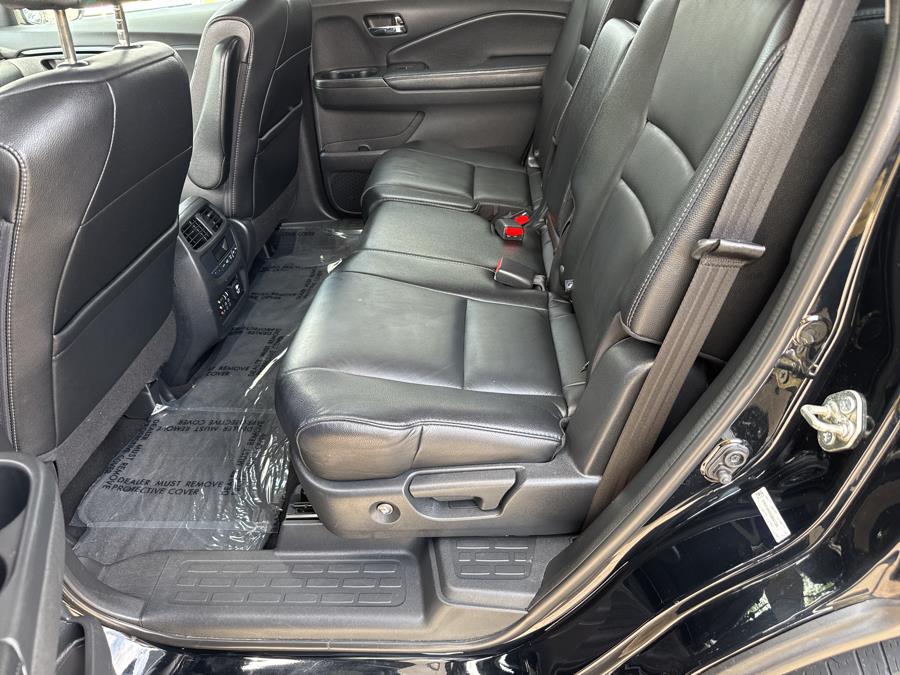2016 Honda Pilot AWD 4dr Touring w/RES & Navi, available for sale in Little Ferry, New Jersey | Victoria Preowned Autos Inc. Little Ferry, New Jersey 2016 Honda Pilot AWD 4dr Touring w/RES & Navi, available for sale in Little Ferry, New Jersey | Victoria Preowned Autos Inc. Little Ferry, New Jersey
