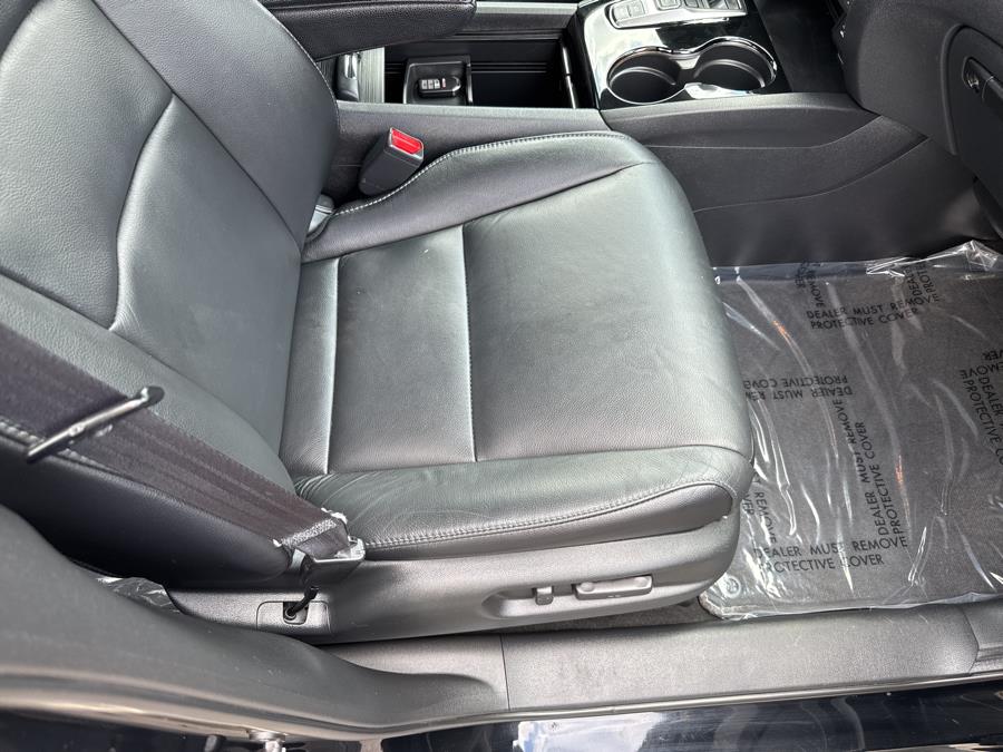 2016 Honda Pilot AWD 4dr Touring w/RES & Navi, available for sale in Little Ferry, New Jersey | Victoria Preowned Autos Inc. Little Ferry, New Jersey 2016 Honda Pilot AWD 4dr Touring w/RES & Navi, available for sale in Little Ferry, New Jersey | Victoria Preowned Autos Inc. Little Ferry, New Jersey