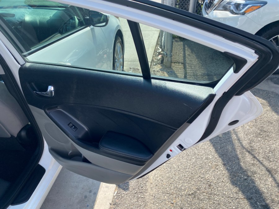 2014 Kia Forte 4dr Sdn Auto LX, available for sale in Middle Village, New York | Middle Village Motors . Middle Village, New York 2014 Kia Forte 4dr Sdn Auto LX, available for sale in Middle Village, New York | Middle Village Motors . Middle Village, New York