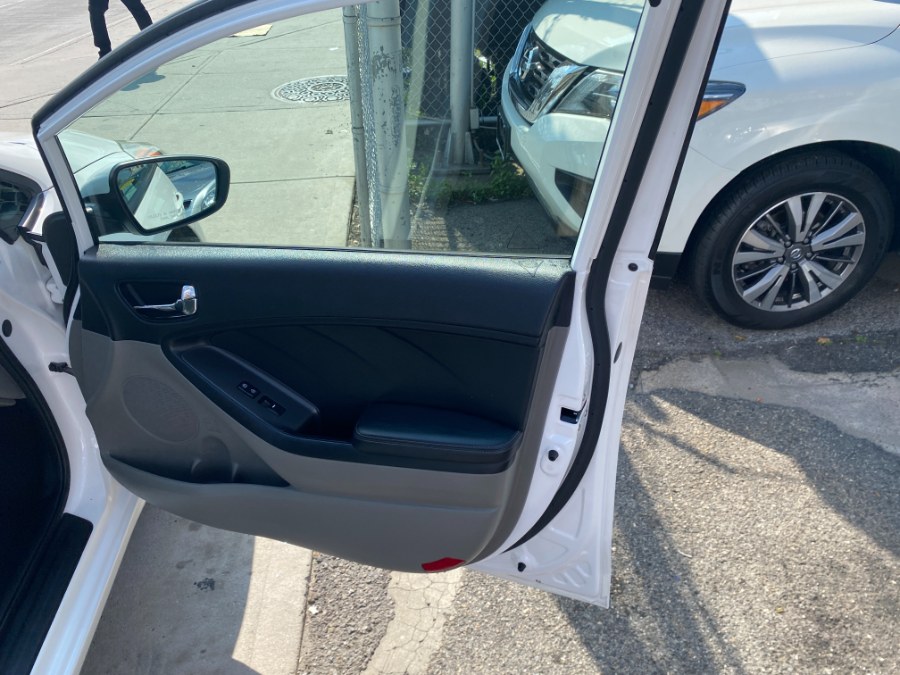 2014 Kia Forte 4dr Sdn Auto LX, available for sale in Middle Village, New York | Middle Village Motors . Middle Village, New York 2014 Kia Forte 4dr Sdn Auto LX, available for sale in Middle Village, New York | Middle Village Motors . Middle Village, New York