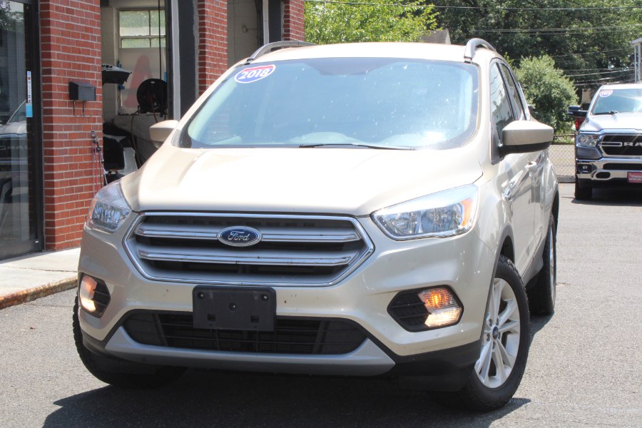 2018 Ford Escape SE 4WD, available for sale in ENFIELD, Connecticut | Longmeadow Motor Cars. ENFIELD, Connecticut