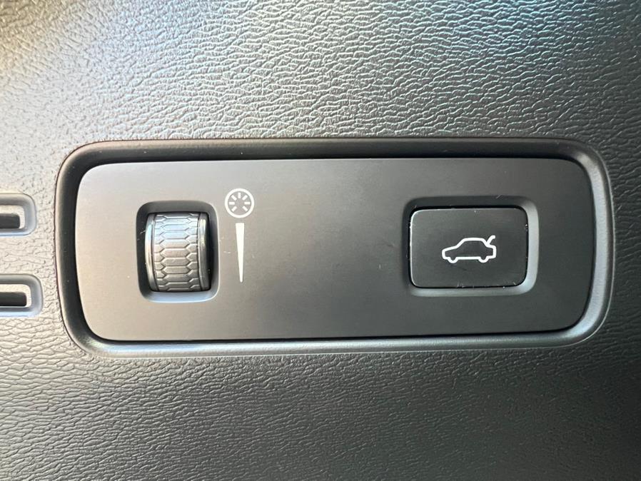 2022 Volvo XC40 Recharge Pure Electric P8 eAWD Twin Plus, available for sale in Daly City, California | Green Light Auto Wholesale. Daly City, California 2022 Volvo XC40 Recharge Pure Electric P8 eAWD Twin Plus, available for sale in Daly City, California | Green Light Auto Wholesale. Daly City, California