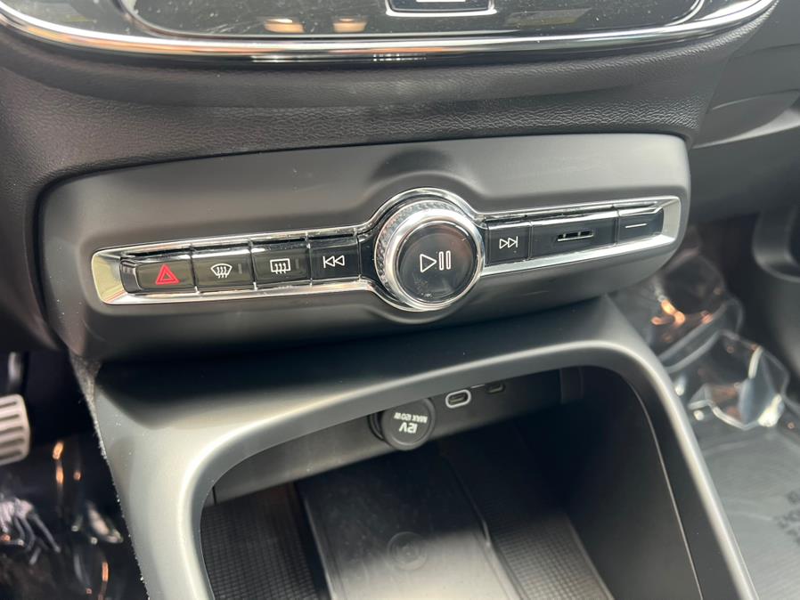 2022 Volvo XC40 Recharge Pure Electric P8 eAWD Twin Plus, available for sale in Daly City, California | Green Light Auto Wholesale. Daly City, California 2022 Volvo XC40 Recharge Pure Electric P8 eAWD Twin Plus, available for sale in Daly City, California | Green Light Auto Wholesale. Daly City, California
