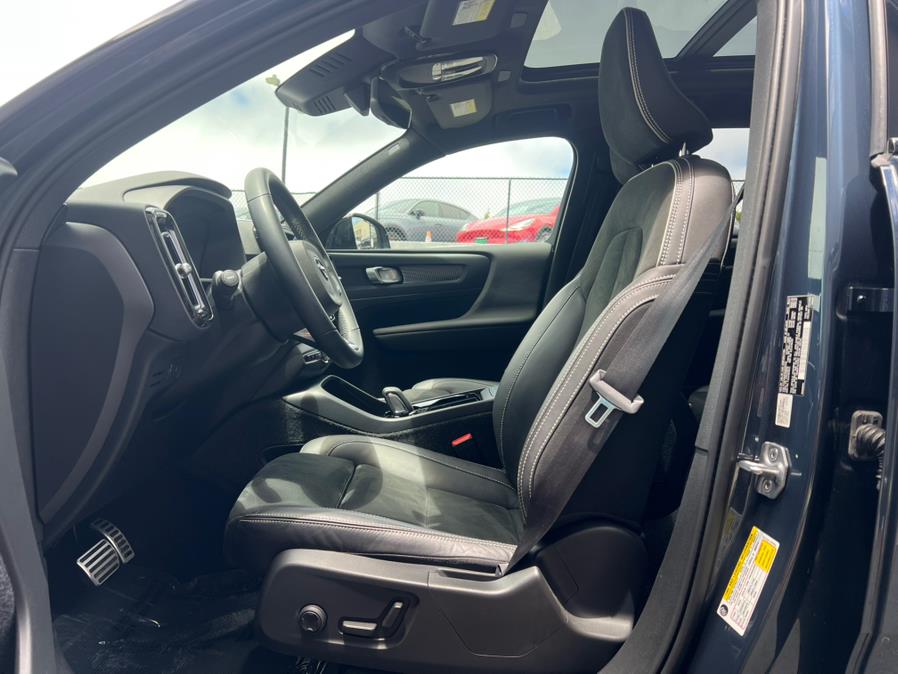 2022 Volvo XC40 Recharge Pure Electric P8 eAWD Twin Plus, available for sale in Daly City, California | Green Light Auto Wholesale. Daly City, California 2022 Volvo XC40 Recharge Pure Electric P8 eAWD Twin Plus, available for sale in Daly City, California | Green Light Auto Wholesale. Daly City, California
