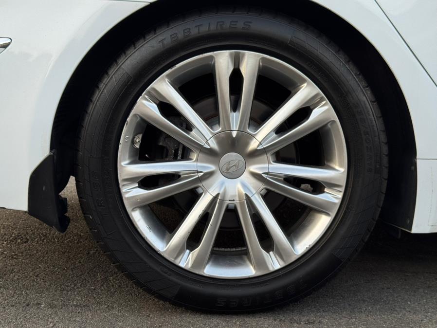 2014 Hyundai Genesis 4dr Sdn V6 3.8L, available for sale in Hillside, New Jersey | Champion Auto Hillside. Hillside, New Jersey 2014 Hyundai Genesis 4dr Sdn V6 3.8L, available for sale in Hillside, New Jersey | Champion Auto Hillside. Hillside, New Jersey
