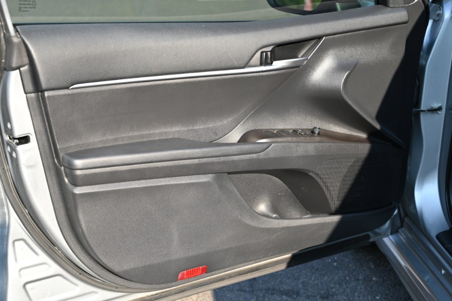 2023 Toyota Camry SE photo 15