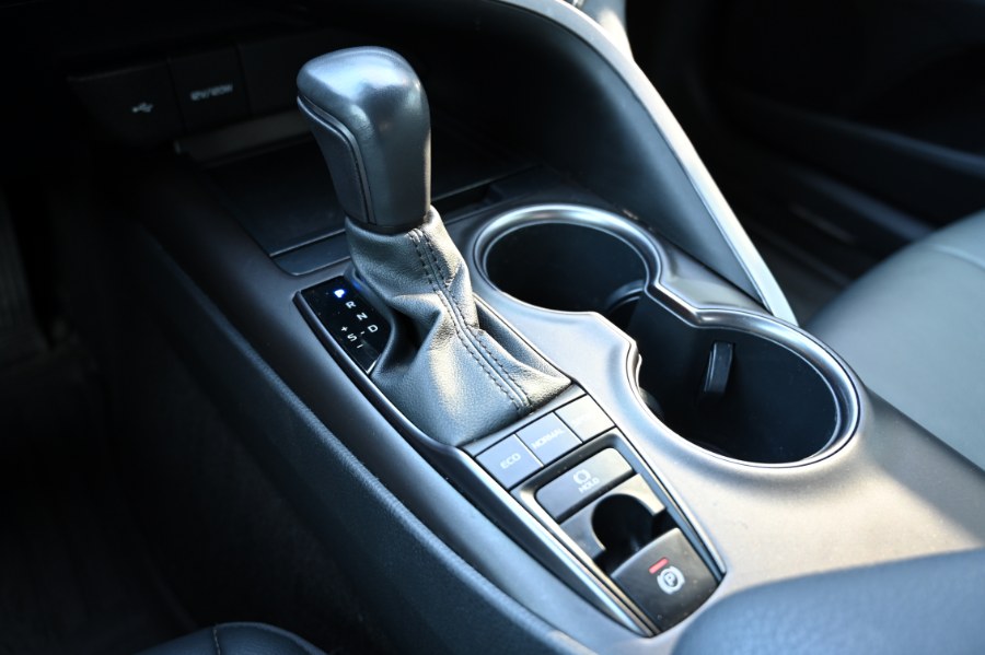 2023 Toyota Camry SE photo 23