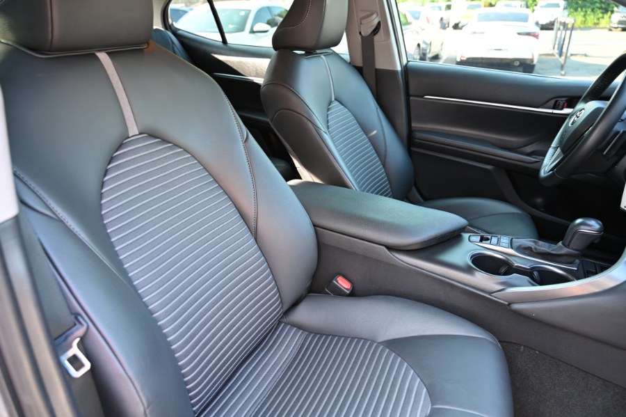 2023 Toyota Camry SE photo 14