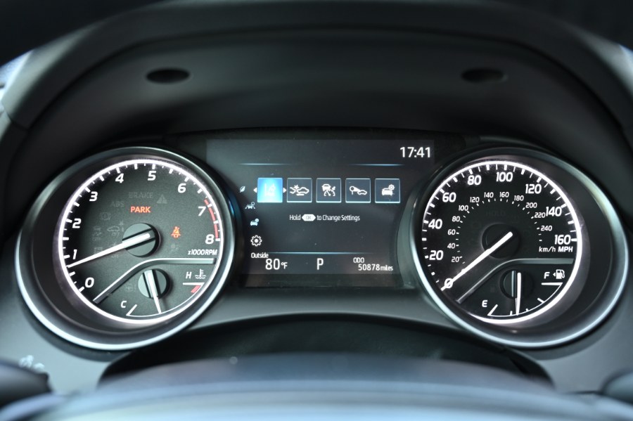 2023 Toyota Camry SE photo 17