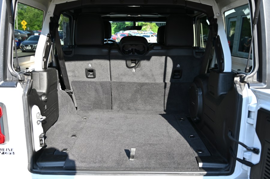 2020 Jeep Wrangler Unlimited Sahara 4x4, available for sale in Waterbury, Connecticut | Highline Car Connection. Waterbury, Connecticut 2020 Jeep Wrangler Unlimited Sahara 4x4, available for sale in Waterbury, Connecticut | Highline Car Connection. Waterbury, Connecticut