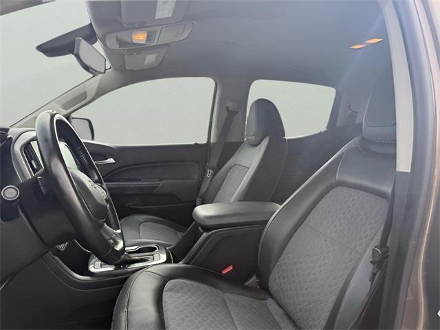 2016 Chevrolet Colorado Z71, available for sale in Stratford, Connecticut | Wiz Leasing Inc. Stratford, Connecticut 2016 Chevrolet Colorado Z71, available for sale in Stratford, Connecticut | Wiz Leasing Inc. Stratford, Connecticut