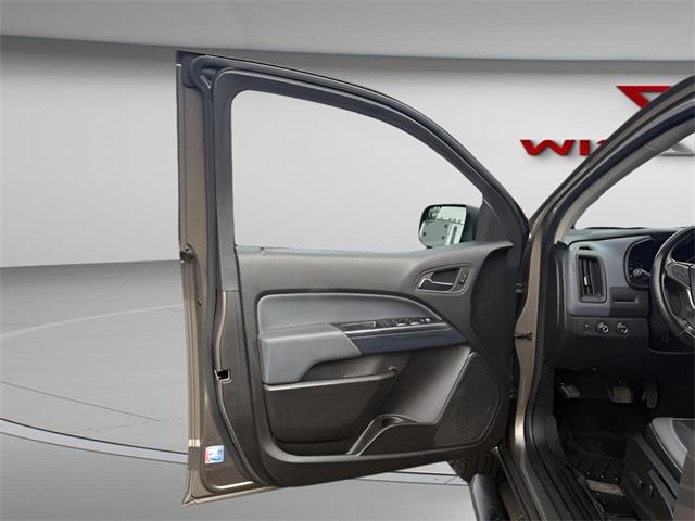 2016 Chevrolet Colorado Z71, available for sale in Stratford, Connecticut | Wiz Leasing Inc. Stratford, Connecticut 2016 Chevrolet Colorado Z71, available for sale in Stratford, Connecticut | Wiz Leasing Inc. Stratford, Connecticut