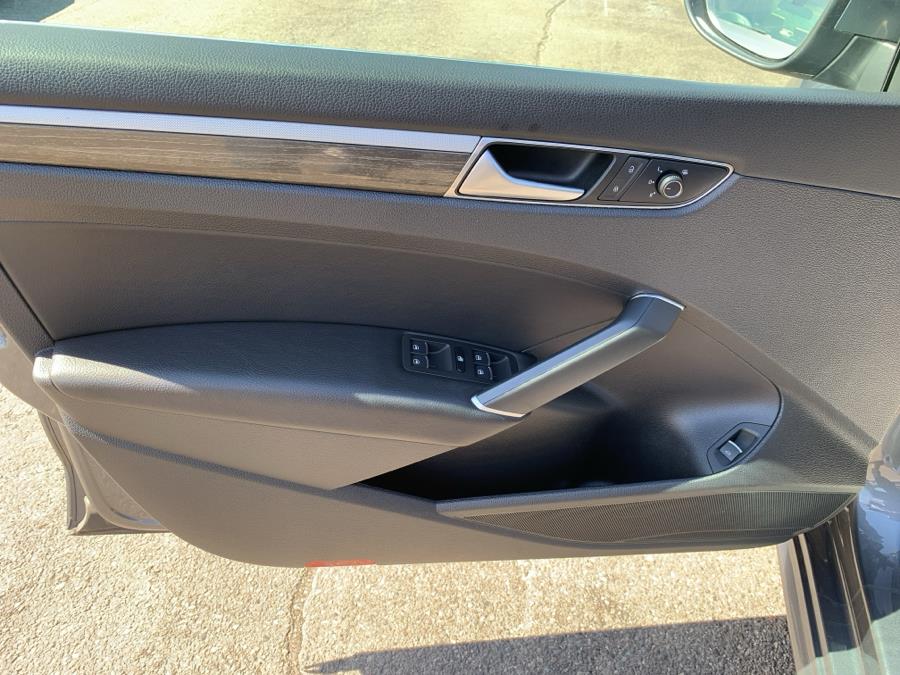 2016 Volkswagen Passat 4dr Sdn 1.8T Auto SE w/Technology PZEV, available for sale in Springfield, Massachusetts | Absolute Motors Inc. Springfield, Massachusetts 2016 Volkswagen Passat 4dr Sdn 1.8T Auto SE w/Technology PZEV, available for sale in Springfield, Massachusetts | Absolute Motors Inc. Springfield, Massachusetts