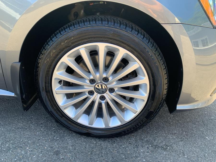 2016 Volkswagen Passat 4dr Sdn 1.8T Auto SE w/Technology PZEV, available for sale in Springfield, Massachusetts | Absolute Motors Inc. Springfield, Massachusetts 2016 Volkswagen Passat 4dr Sdn 1.8T Auto SE w/Technology PZEV, available for sale in Springfield, Massachusetts | Absolute Motors Inc. Springfield, Massachusetts