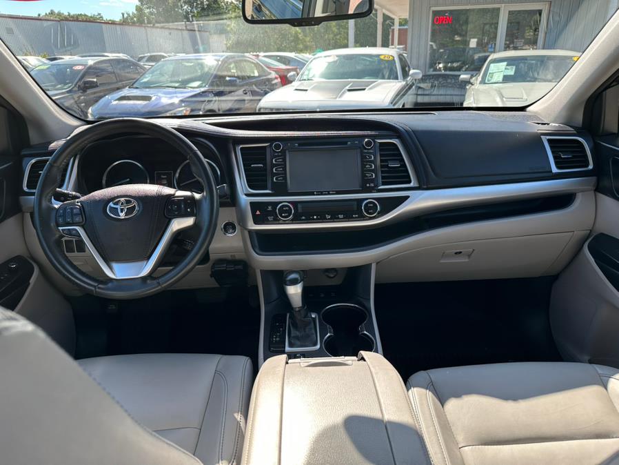 2016 Toyota Highlander AWD 4dr V6 XLE (Natl), available for sale in South Windsor, Connecticut | Mike And Tony Auto Sales, Inc. South Windsor, Connecticut 2016 Toyota Highlander AWD 4dr V6 XLE (Natl), available for sale in South Windsor, Connecticut | Mike And Tony Auto Sales, Inc. South Windsor, Connecticut