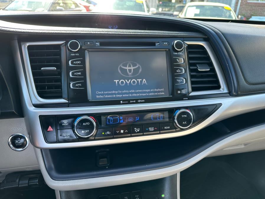 2016 Toyota Highlander AWD 4dr V6 XLE (Natl), available for sale in South Windsor, Connecticut | Mike And Tony Auto Sales, Inc. South Windsor, Connecticut 2016 Toyota Highlander AWD 4dr V6 XLE (Natl), available for sale in South Windsor, Connecticut | Mike And Tony Auto Sales, Inc. South Windsor, Connecticut