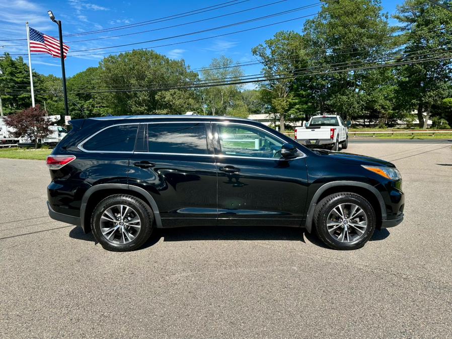 2016 Toyota Highlander AWD 4dr V6 XLE (Natl), available for sale in South Windsor, Connecticut | Mike And Tony Auto Sales, Inc. South Windsor, Connecticut 2016 Toyota Highlander AWD 4dr V6 XLE (Natl), available for sale in South Windsor, Connecticut | Mike And Tony Auto Sales, Inc. South Windsor, Connecticut