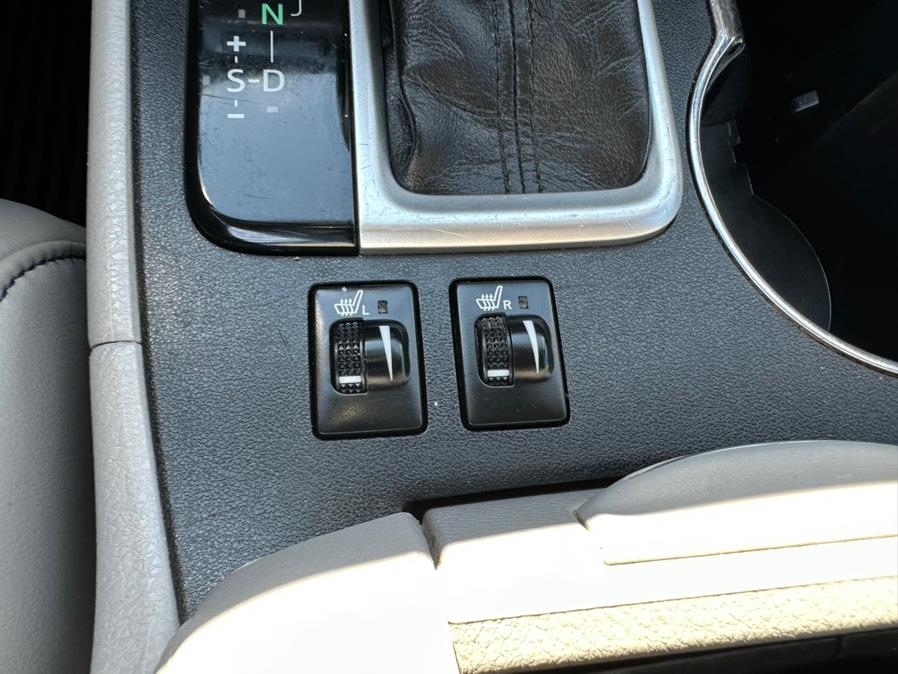 2016 Toyota Highlander AWD 4dr V6 XLE (Natl), available for sale in South Windsor, Connecticut | Mike And Tony Auto Sales, Inc. South Windsor, Connecticut 2016 Toyota Highlander AWD 4dr V6 XLE (Natl), available for sale in South Windsor, Connecticut | Mike And Tony Auto Sales, Inc. South Windsor, Connecticut