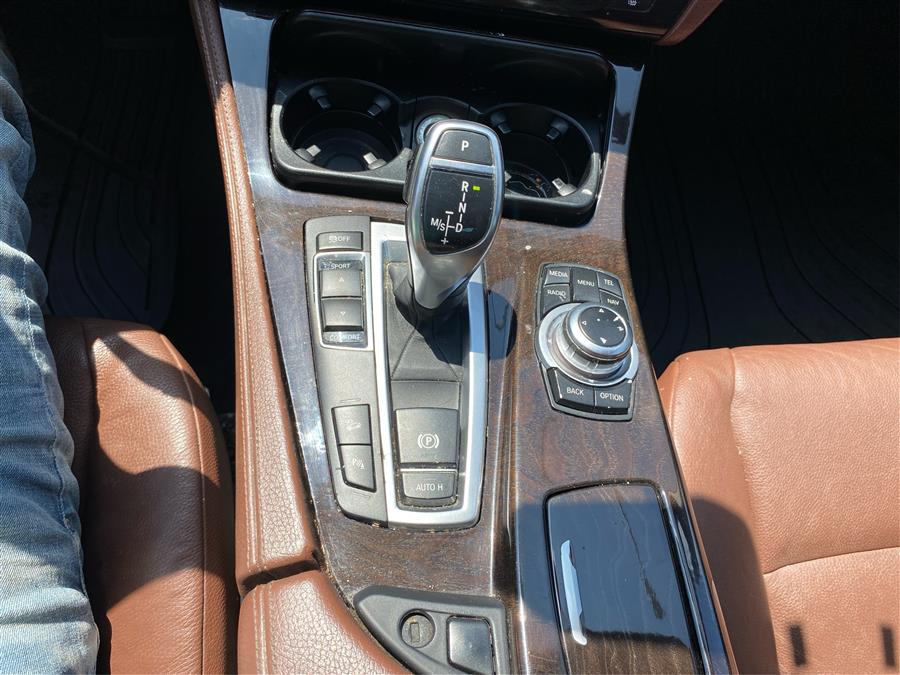 2013 BMW 5 Series 4dr Sdn 535i xDrive AWD, available for sale in Brooklyn, New York | Brooklyn Auto Mall LLC. Brooklyn, New York 2013 BMW 5 Series 4dr Sdn 535i xDrive AWD, available for sale in Brooklyn, New York | Brooklyn Auto Mall LLC. Brooklyn, New York