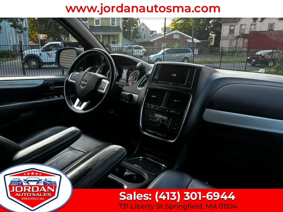 2014 Dodge Grand Caravan 4dr Wgn R/T, available for sale in Springfield, Massachusetts | Jordan Auto Sales. Springfield, Massachusetts 2014 Dodge Grand Caravan 4dr Wgn R/T, available for sale in Springfield, Massachusetts | Jordan Auto Sales. Springfield, Massachusetts