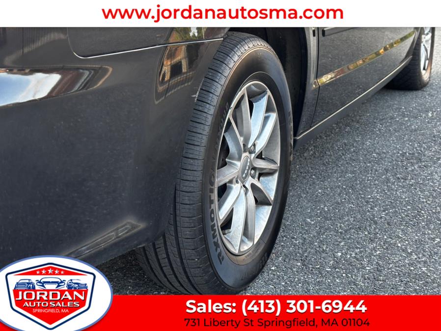 2014 Dodge Grand Caravan 4dr Wgn R/T, available for sale in Springfield, Massachusetts | Jordan Auto Sales. Springfield, Massachusetts 2014 Dodge Grand Caravan 4dr Wgn R/T, available for sale in Springfield, Massachusetts | Jordan Auto Sales. Springfield, Massachusetts