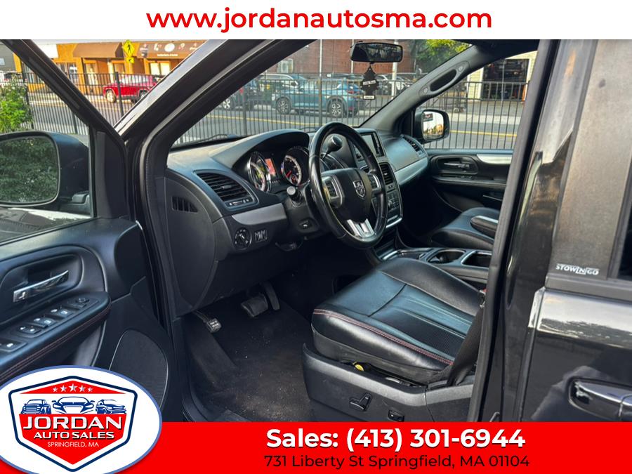 2014 Dodge Grand Caravan 4dr Wgn R/T, available for sale in Springfield, Massachusetts | Jordan Auto Sales. Springfield, Massachusetts 2014 Dodge Grand Caravan 4dr Wgn R/T, available for sale in Springfield, Massachusetts | Jordan Auto Sales. Springfield, Massachusetts