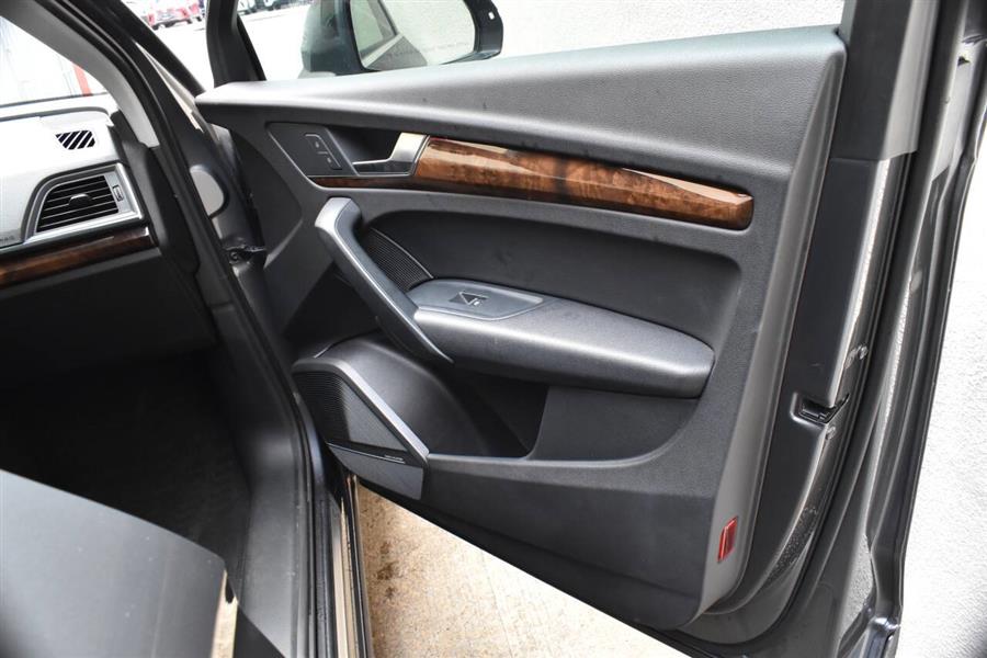 2018 Audi Q5 2.0T Premium Plus, available for sale in Great Neck, New York | Camy Cars. Great Neck, New York 2018 Audi Q5 2.0T Premium Plus, available for sale in Great Neck, New York | Camy Cars. Great Neck, New York