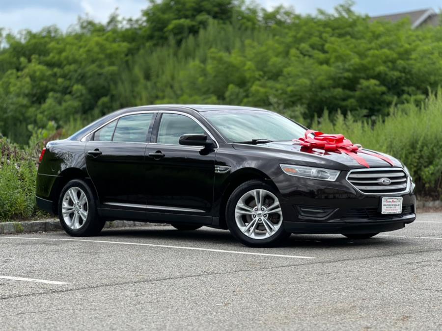Used 2013 Ford Taurus in Paterson, New Jersey | Speedway Motors LLC. Paterson, New Jersey