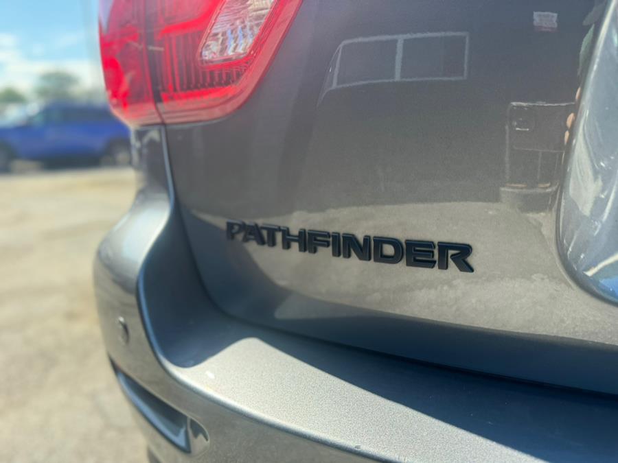 2019 Nissan Pathfinder 4x4 SL, available for sale in Hempstead, New York | VIP Auto Credit Express. Hempstead, New York 2019 Nissan Pathfinder 4x4 SL, available for sale in Hempstead, New York | VIP Auto Credit Express. Hempstead, New York