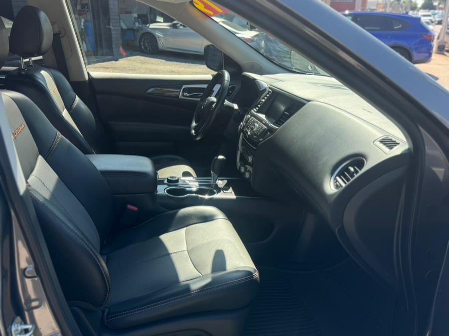 2019 Nissan Pathfinder 4x4 SL, available for sale in Hempstead, New York | VIP Auto Credit Express. Hempstead, New York 2019 Nissan Pathfinder 4x4 SL, available for sale in Hempstead, New York | VIP Auto Credit Express. Hempstead, New York