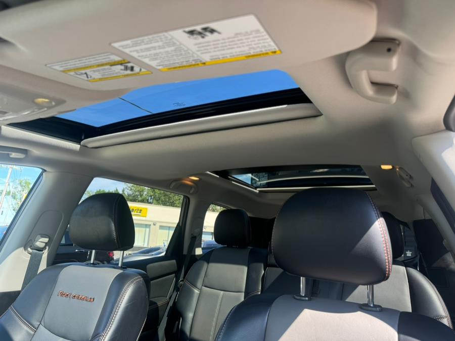 2019 Nissan Pathfinder 4x4 SL, available for sale in Hempstead, New York | VIP Auto Credit Express. Hempstead, New York 2019 Nissan Pathfinder 4x4 SL, available for sale in Hempstead, New York | VIP Auto Credit Express. Hempstead, New York
