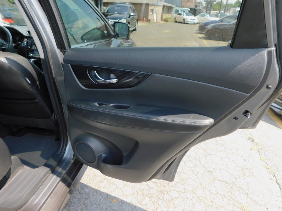 2017 Nissan Rogue AWD SL, available for sale in Lodi, New Jersey | Soliman Motors. Lodi, New Jersey 2017 Nissan Rogue AWD SL, available for sale in Lodi, New Jersey | Soliman Motors. Lodi, New Jersey