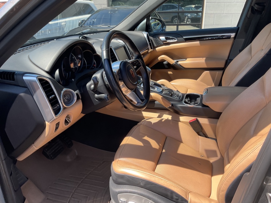 2016 Porsche Cayenne AWD 4dr, available for sale in Waterbury, Connecticut | Jim Juliani Motors. Waterbury, Connecticut 2016 Porsche Cayenne AWD 4dr, available for sale in Waterbury, Connecticut | Jim Juliani Motors. Waterbury, Connecticut