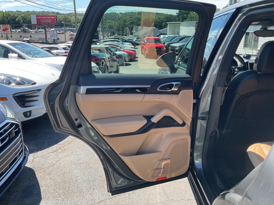 2016 Porsche Cayenne AWD 4dr, available for sale in Waterbury, Connecticut | Jim Juliani Motors. Waterbury, Connecticut 2016 Porsche Cayenne AWD 4dr, available for sale in Waterbury, Connecticut | Jim Juliani Motors. Waterbury, Connecticut